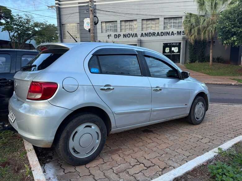 O carro foi encontrado horas depois 