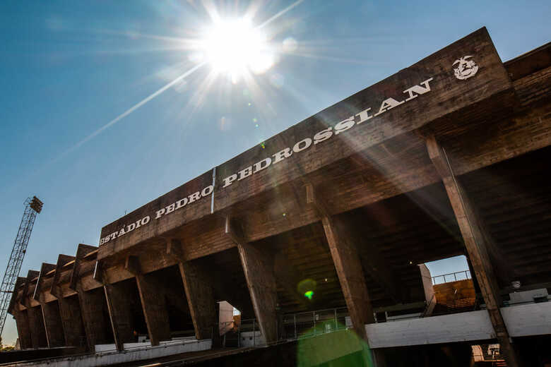 Estádio Morenão vive expectativa de ser reaberto