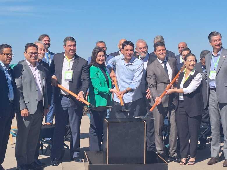 Governador e ministros autorizam oficialmente o começo das obras de expansão - 