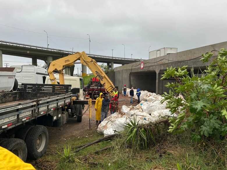 Comportas 11, 13 e 14, localizadas na avenida Castelo Branco, estão em obras e serão fechadas pelas chamadas "bags"  