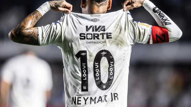 Neymar, hoje camisa 10 do Santos, segue no Brasil para tentar retornar à Seleção Brasileira   