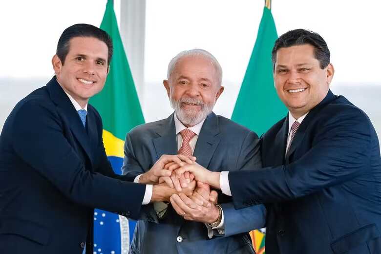 Hugo Motta, Lula e Davi Alcolumbre