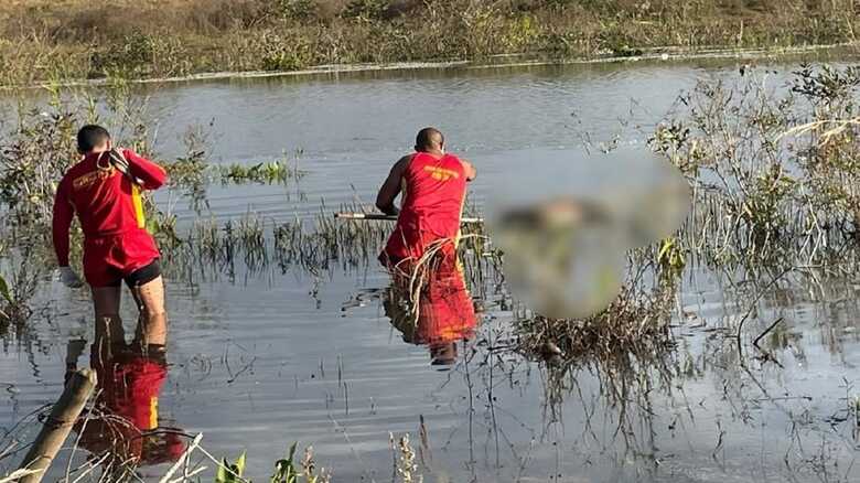 Vítima foi retirada do córrego com auxílio do Corpo de Bombeiros
