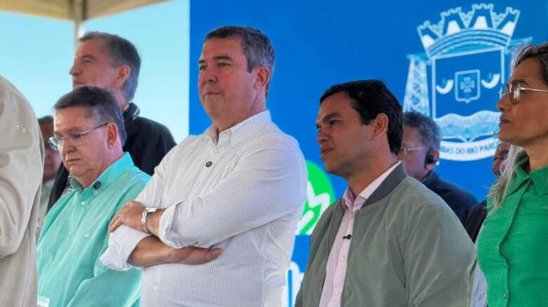 Governador Eduardo Riedel e o deputado Beto Pereira estiveram em Ribas nesta quarta-feira