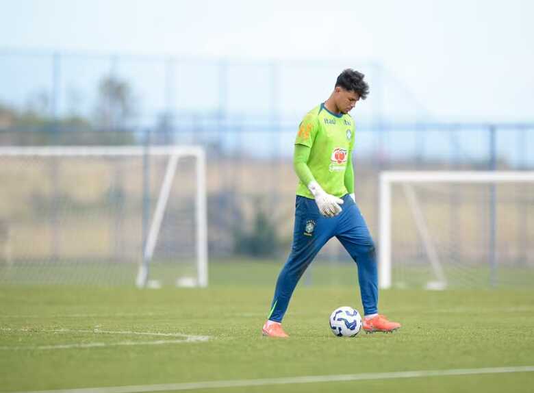 Bruno Samudio treinando com a Seleção Brasileira sub-15 