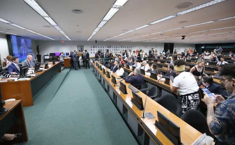 Ap&oacute;s aprova&ccedil;&atilde;o na CCJ, projeto segue para an&aacute;lise do plen&aacute;rio da C&acirc;mara  