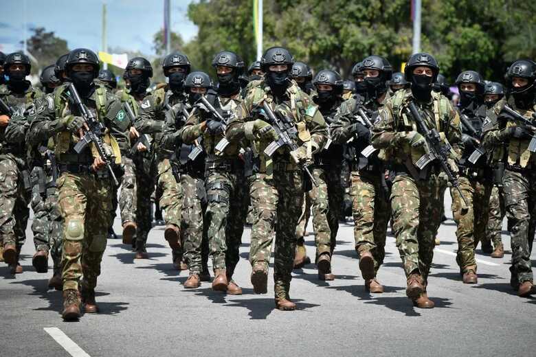 Por ter força de lei, o reajuste dos militares já está valendo, mas ainda precisa ser confirmado pelo Congresso 