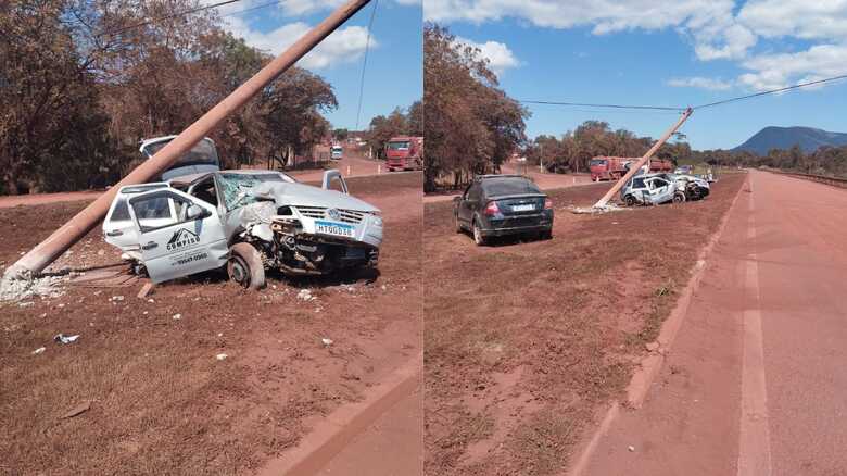 Acidente deixou carro e poste destruídos