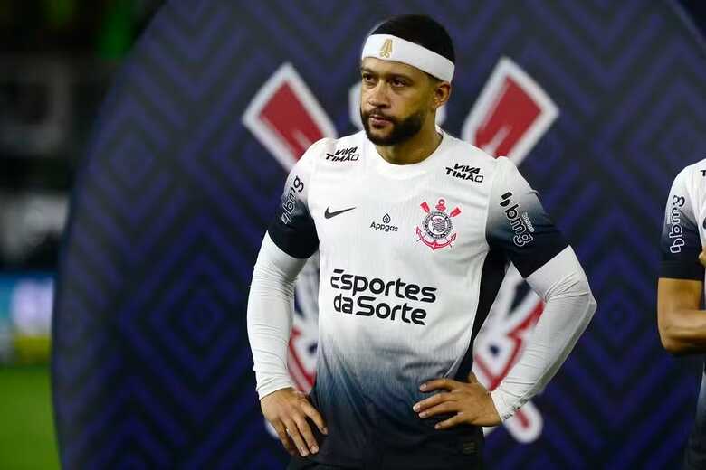 Memphis Depay em ação pelo Corinthians
