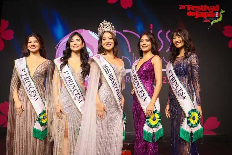 Ana Luiza do DF foi eleita Miss Nikkey Brasil 2025 e Mariáh Arakaki ficou como 1ª Princesa Nikkey