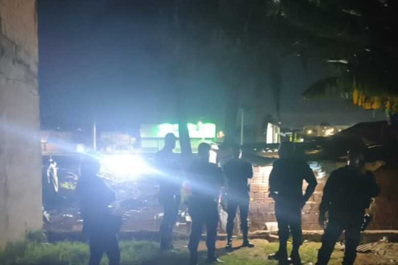 Movimentação policial no local - 