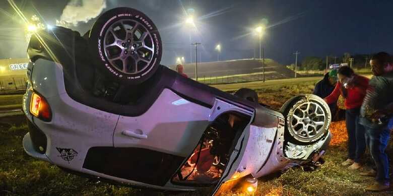 O acidente aconteceu na noite de ontem