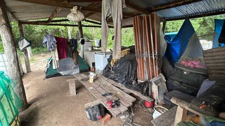 Situação onde trabalhadores viviam