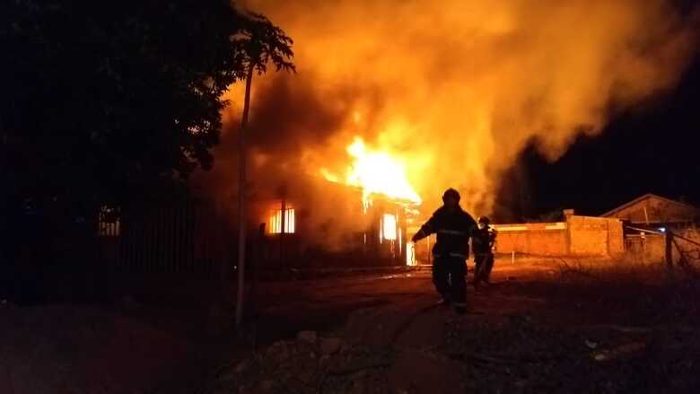 Imagem Ilustrativa/Corpo de Bombeiros foi acionado e conseguiu conter chamas. 