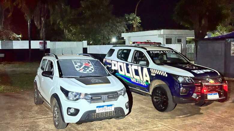 O carro foi localizado na madrugada de hoje