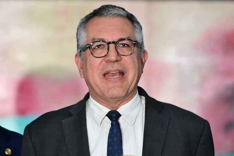 Ministro Alexandre Padilha durante pronunciamento