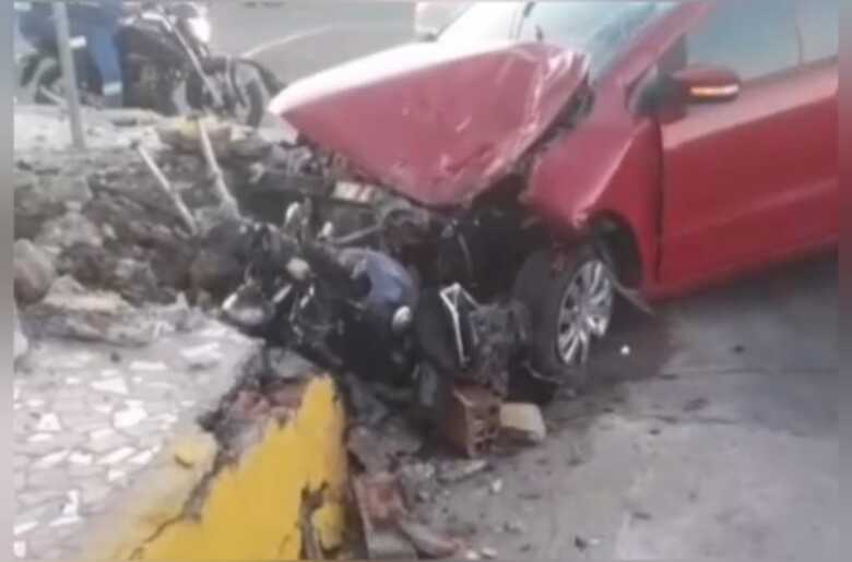 Moto em que a v&iacute;tima estava - 