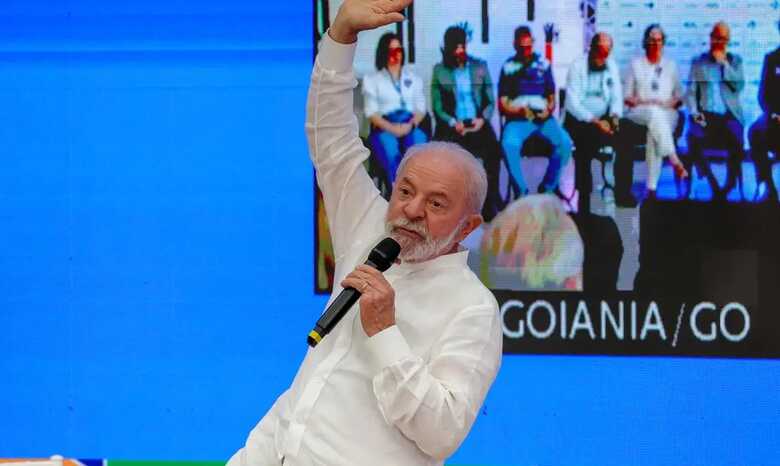 Lula esteve presente em um mutirão de saúde