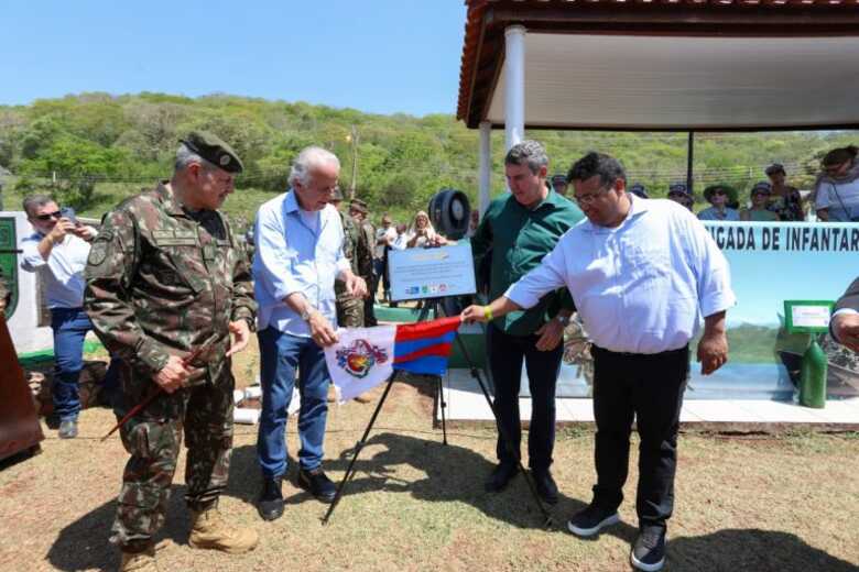 O anúncio foi feito no sábado