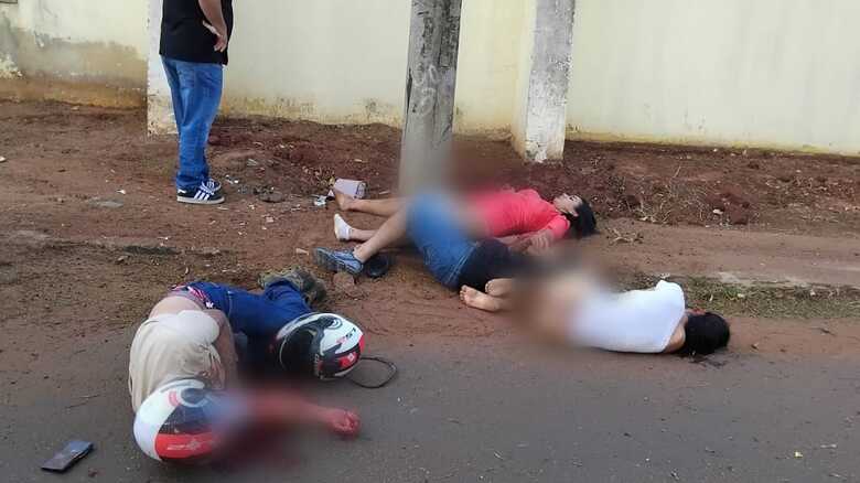 Mulheres chegaram a perder parte da roupa após o acidente