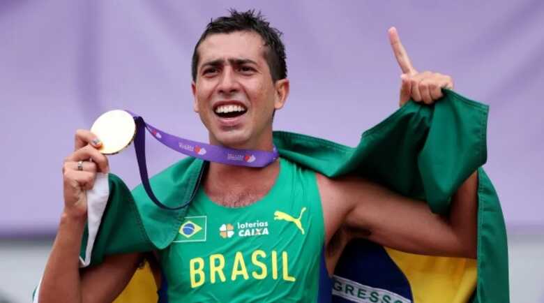 Caio Bonfim é ouro nos 20km do Mundial de Tóquio