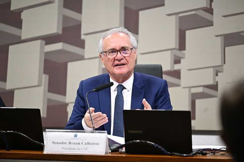 Relator Renan Calheiros, presidente da CAE do Senado