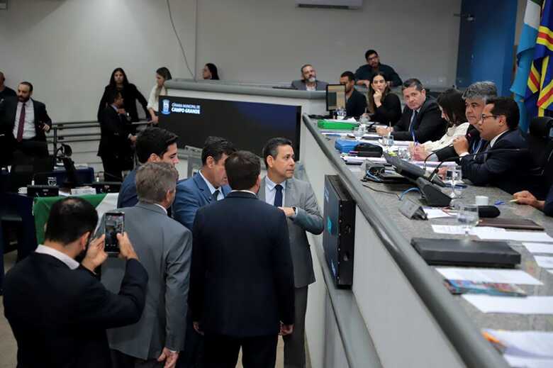 A sessão terá início às 9 horas e pode ser acompanhada presencialmente na Câmara Municipal