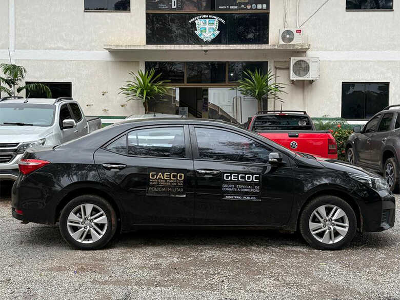 Viatura do GAECO na  prefeitura de Bonito - 