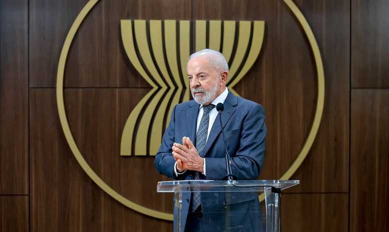 Lula segue em agenda internacional