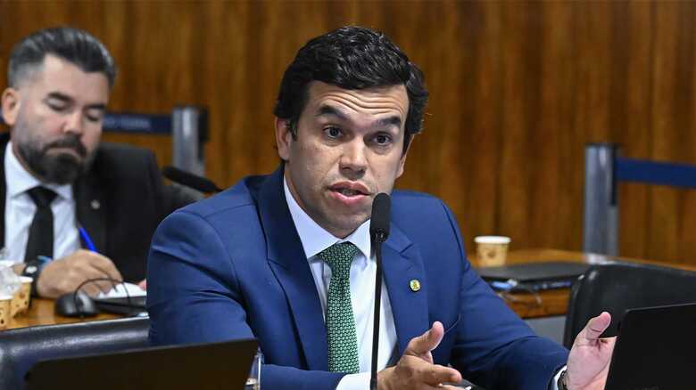 Beto Pereira durante sessão da CPMI