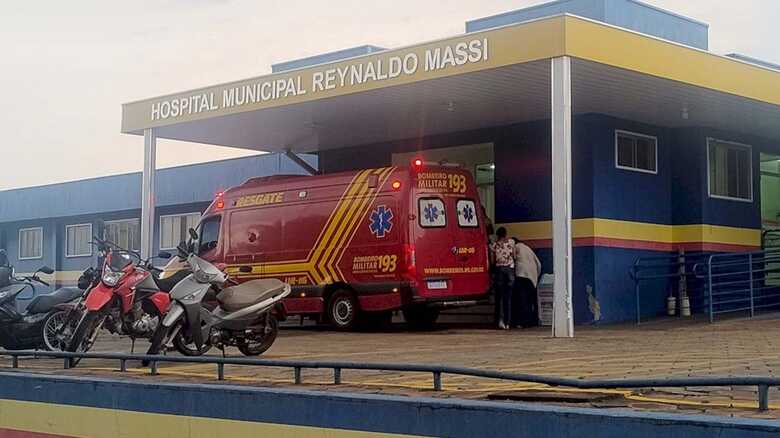 Bombeiros levaram a vítima até o hospital