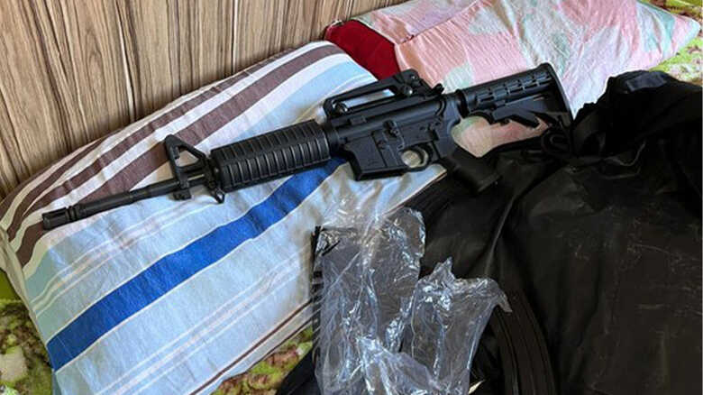 Armas foram apreendidas