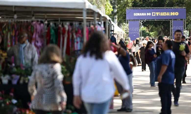 Número de empregados com carteira assinada chega a 39,2 milhões