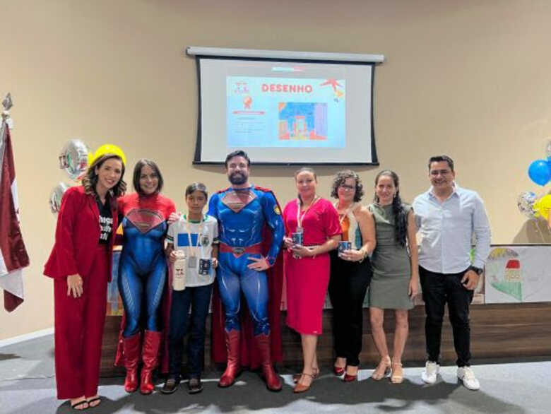 Com apresentações artísticas, estudantes de 14 municípios mostraram como o tema foi trabalhado