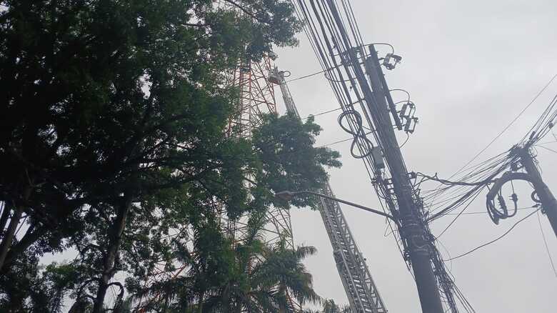 Antena de transmissão foi atingida por um incêndio