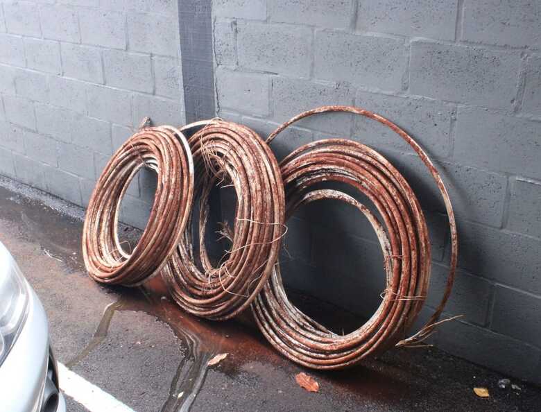 Fios foram apreendidos