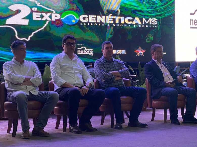 Posse aconteceu na noite desta sexta-feira