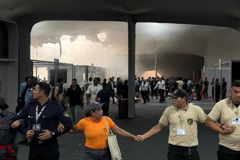 Bombeiros e agentes isolam área da Blue Zone