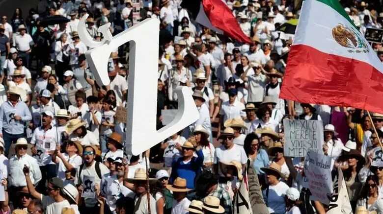 Protestos organizados por jovens em cidades mexicanas