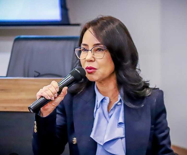 Secretária Márcia Hokama