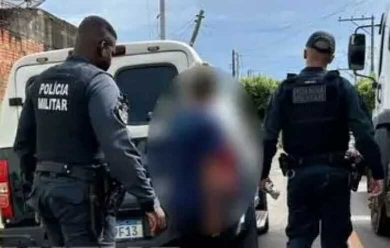 Adolescente é conduzido pela Polícia Militar 