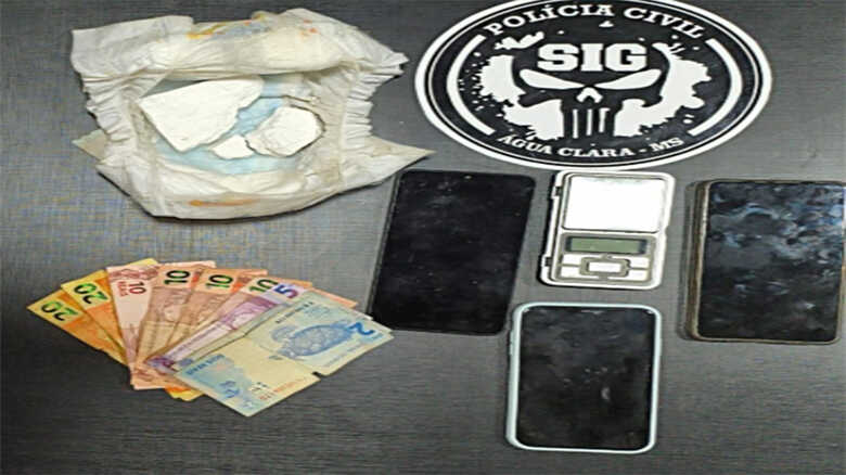 Materiais recolhidos na casa da acusada