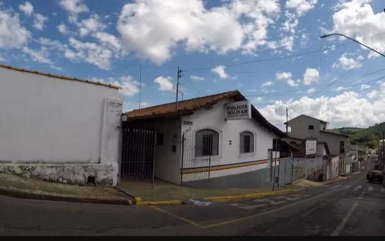 No trajeto até a delegacia, ela afirmou estar grávida de trigêmeos e ser portadora de leucemia