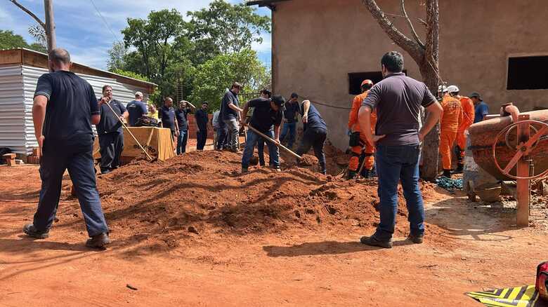 Corpo foi localizado com 5 metros de profundidade