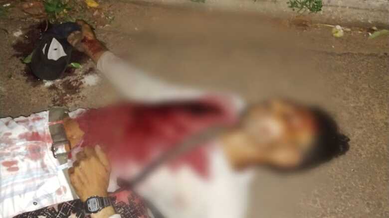 Vítima foi atingida a facadas