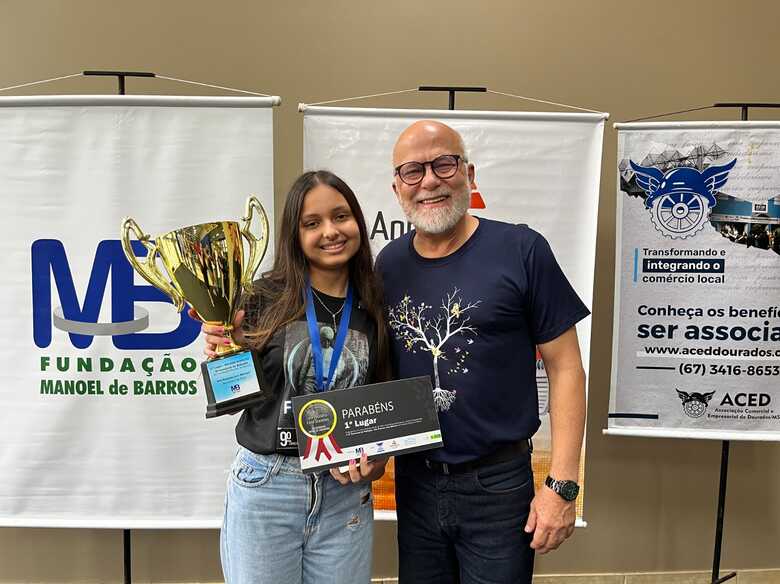  O 1&ordm; lugar ficou com Ana Júlia Bonetti da Silva (Escola Estadual Presidente Vargas), que recebeu bolsa integral