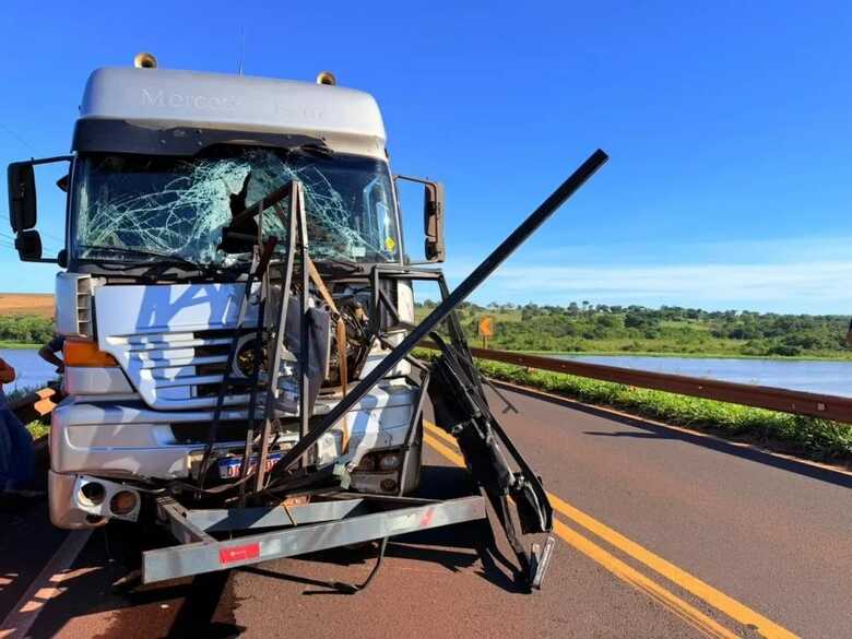 O acidente aconteceu na manhã de hoje