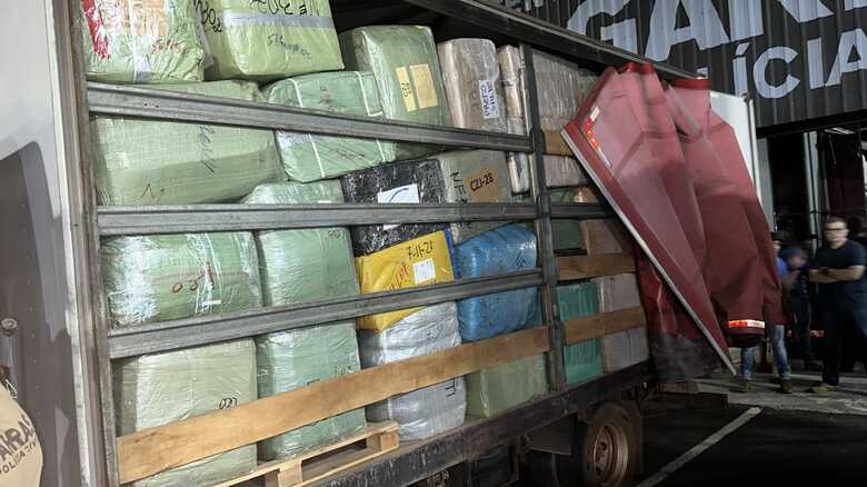 Ao todo, o caminhão transportava 4.500 kg de produtos proibidos