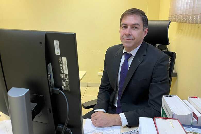 Defensor do caso, Cássio Sanches Barbi 