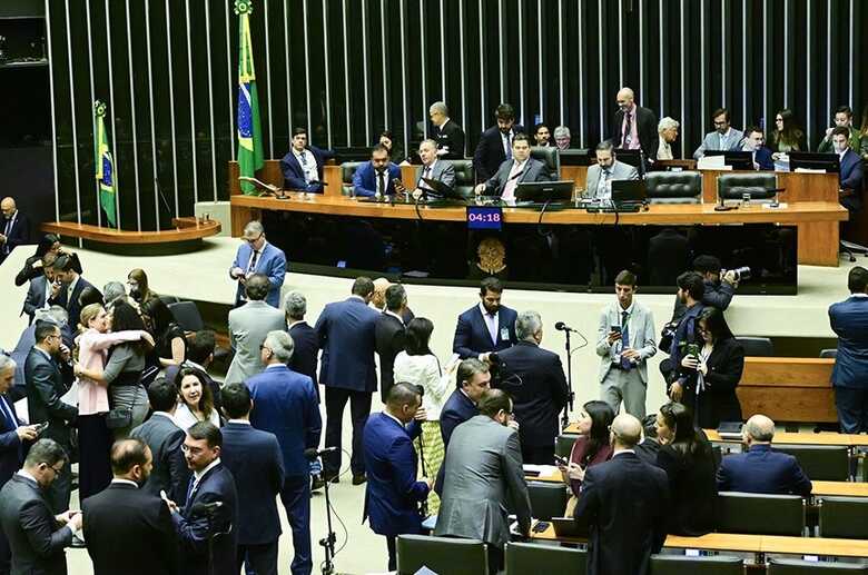 Votado após acordo com líderes da oposição, o texto segue agora para sanção presidencial 